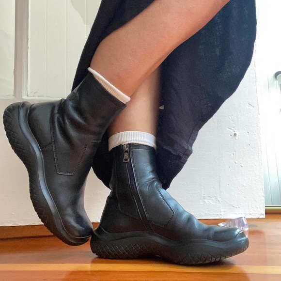 PRADA FW runway 1999 SQUARE TOE
 Vibram Chelsea Boot in Black
Size 36.5 - Picture 4 of 16